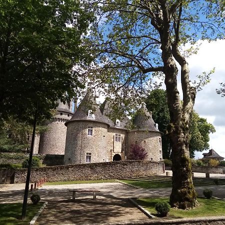 Le Grand Guillaume Bed & Breakfast Saint-Sornin-Lavolps Eksteriør bilde